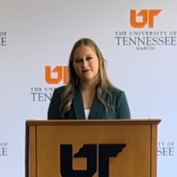 Meet your Posher, Sierra - Picture 1 of 1